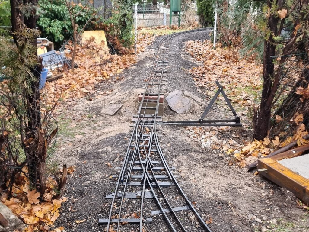 Dreischienenweiche für die Spurweiten 5 Zoll (127 mm) & 7 1/4 Zoll (184 mm)