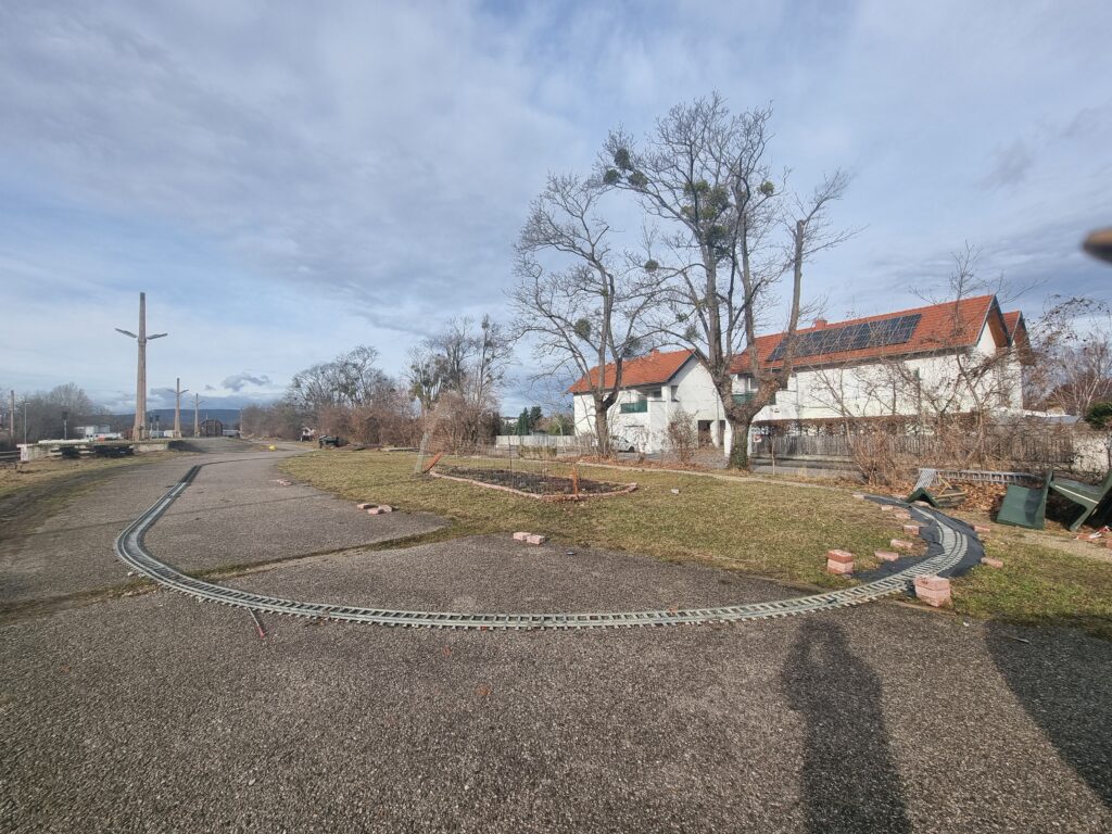 Kleine Anlage westlich vom Bahnhof Wittmannsdorf