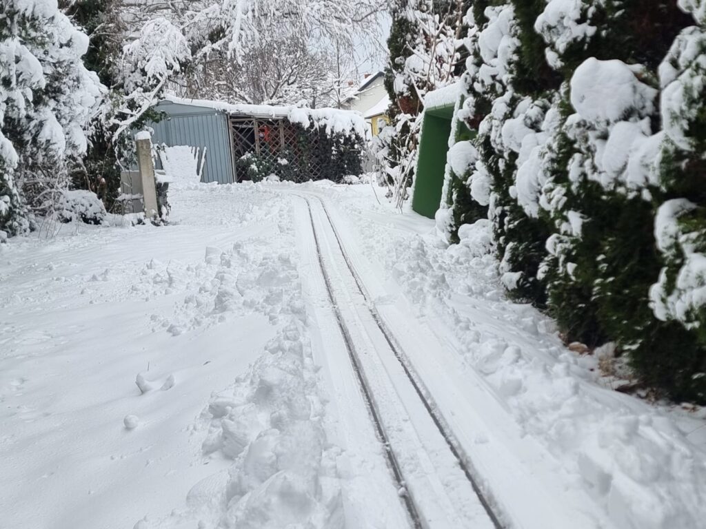 Nördliche Gerade_andere Blickrichtung_Gartenbahn Wittmannsdorf im Winter (Leobersdorf, Februar 2026)